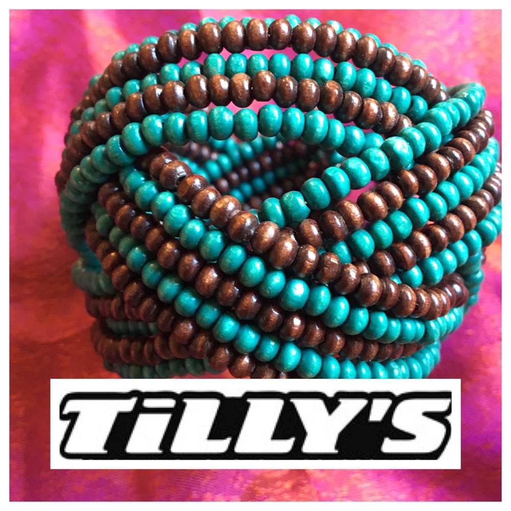 Tilly’s brown turquoise beaded bracelet band